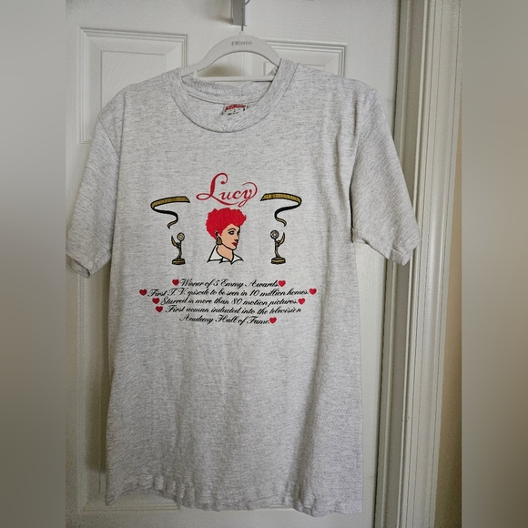 Vintage LUCY t-shirt - Picture 2 of 6